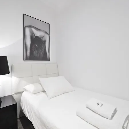 The White Flats Les Corts Apartment Barcelona Exterior photo